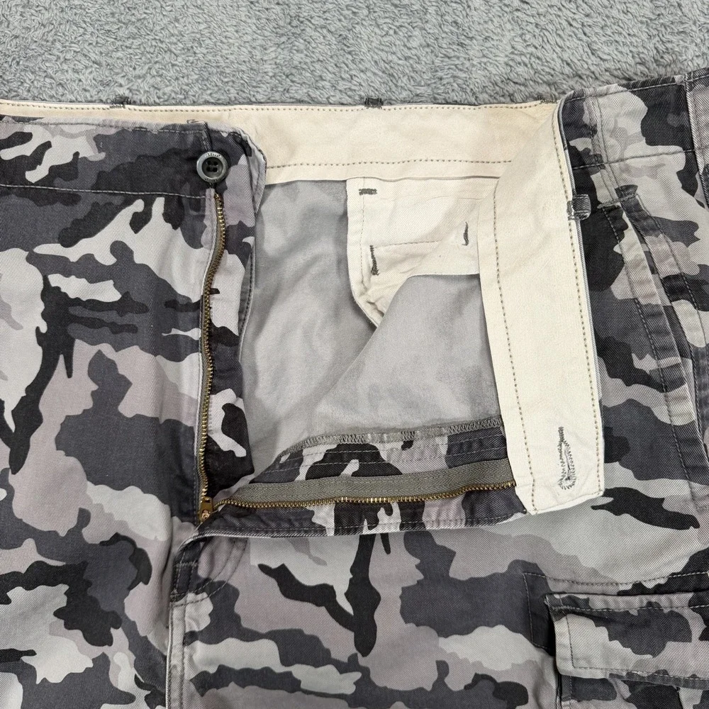 Levis Ace Cargo‎ Pants Mens Size 44x29* Gray Camo Relaxed Fit Utility READ